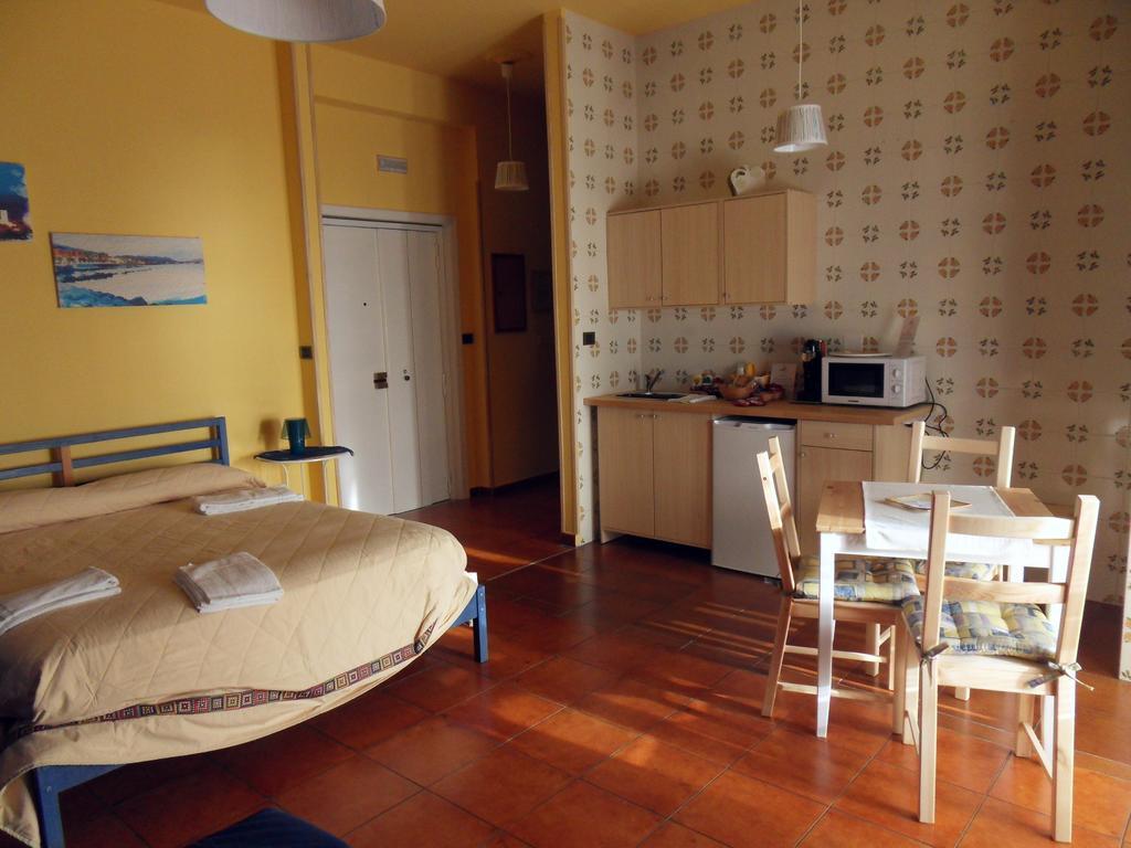 Leucosia Bed & Breakfast Салерно Стая снимка